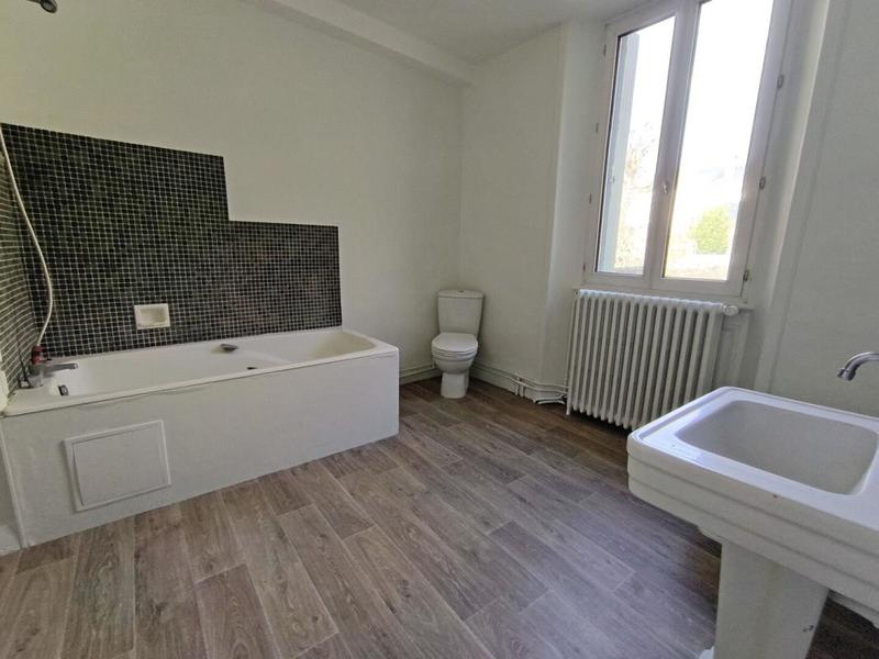 Maison - 324 m² - 8 pièces