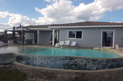 Maison - 236 m² - 8 pièces