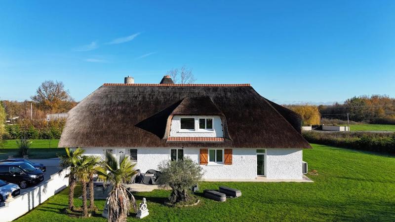 Villa - 332 m² - 8 pièces