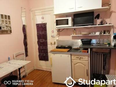 Chambre - 10 m² - 1 pièce