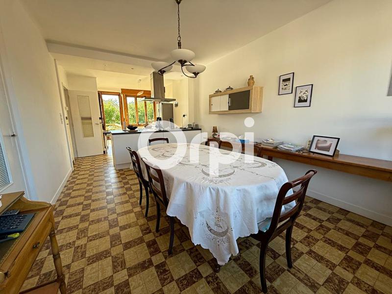 Maison - 161 m² - 7 pièces