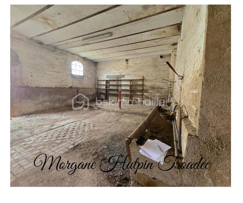 Grange - 250 m² - 1 pièce