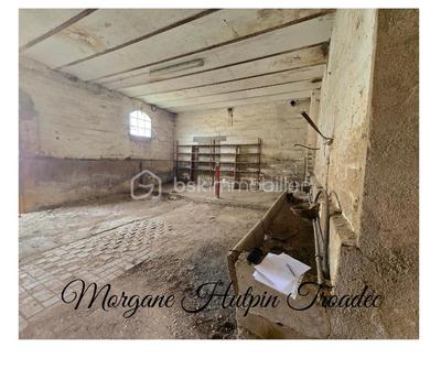 Grange - 250 m² - 1 pièce