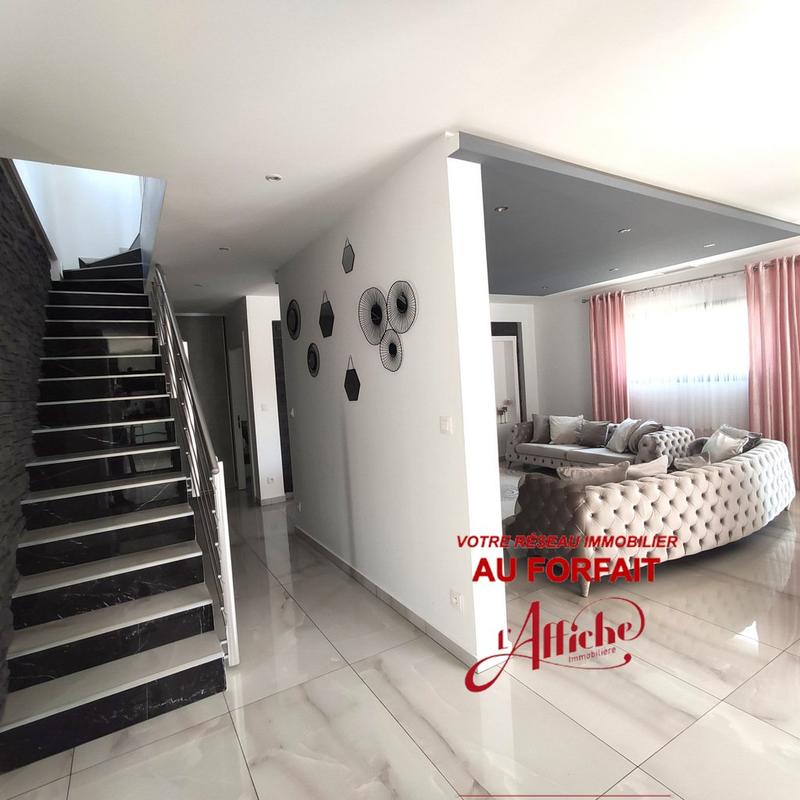 Maison - 162 m² - 6 pièces