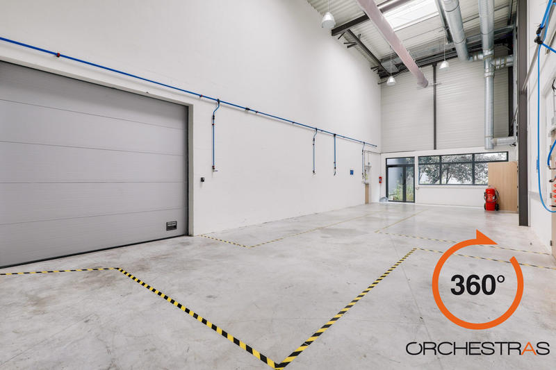 Entrepôt - 3 300 m²