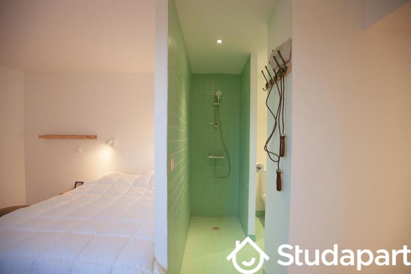 Chambre - 130 m² - 1 pièce