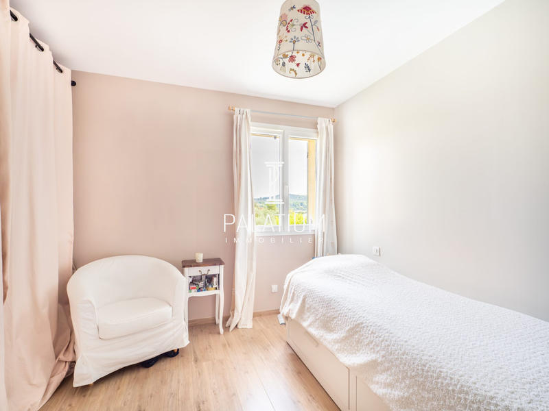 Maison traditionnelle - 148 m² - 6 pièces