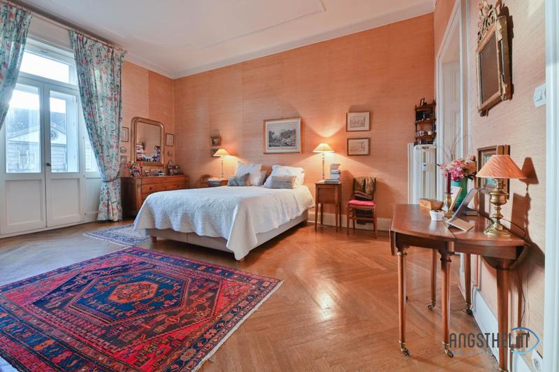 Appartement - 261 m² - 8 pièces