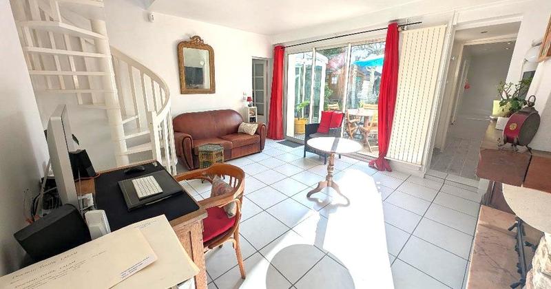 Maison - 99 m² - 5 pièces