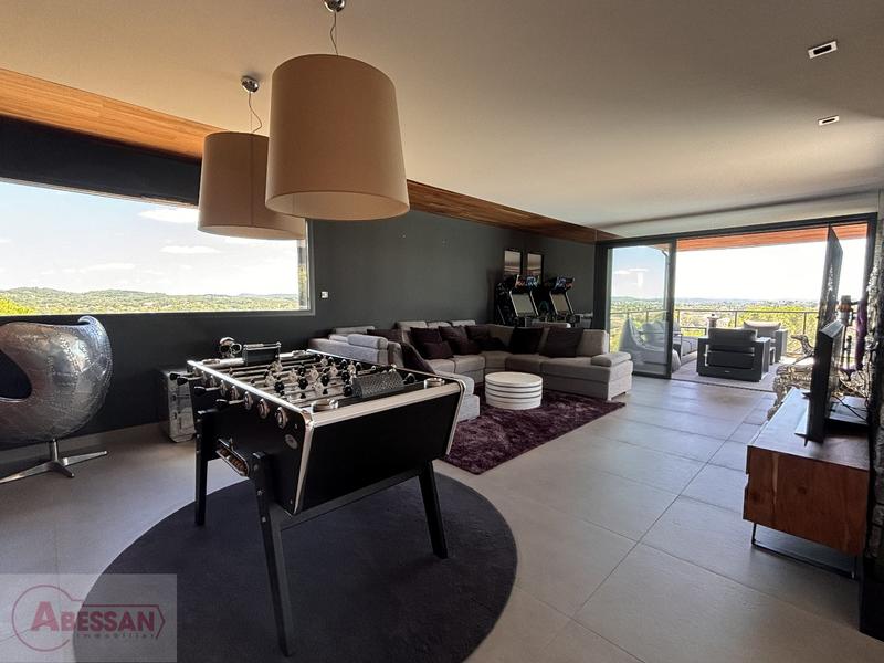 Maison contemporaine - 220 m² - 6 pièces