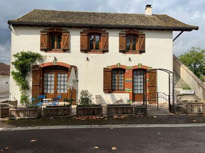 Maison - 180 m² - 9 pièces