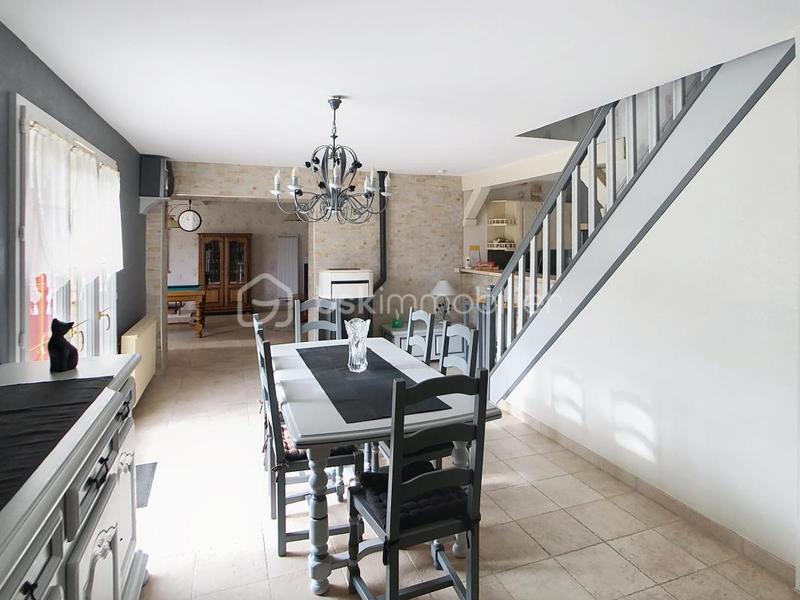 Maison traditionnelle - 197 m² - 8 pièces