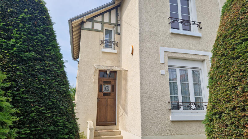 Maison - 93 m² - 5 pièces