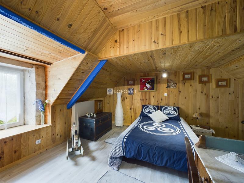 Maison - 180 m² - 8 pièces