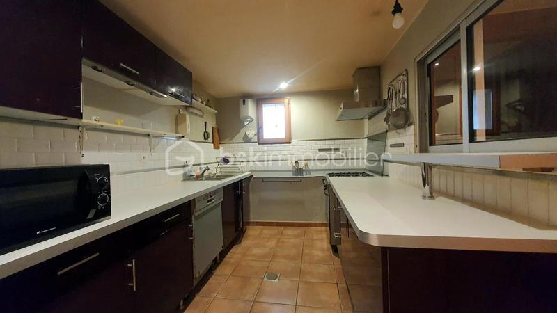 Maison en pierre - 204 m² - 9 pièces