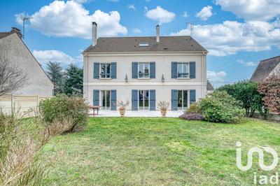 Maison - 220 m² - 7 pièces