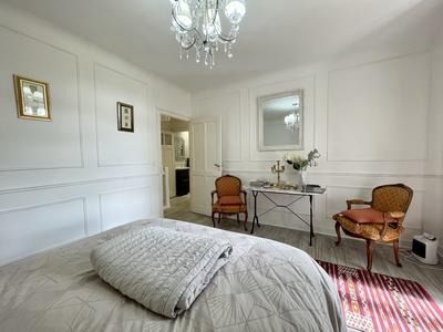 Maison traditionnelle - 130 m² - 8 pièces