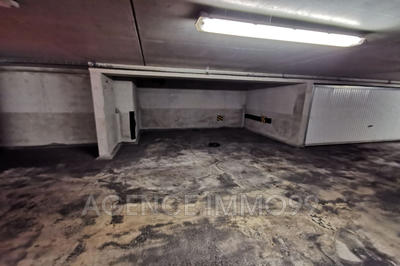 Parking / Garage - 15 m²
