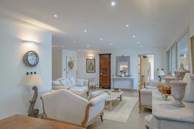 Maison - 335 m² - 12 pièces