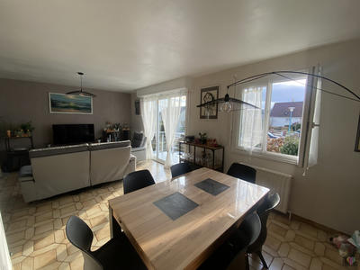 Maison - 90 m² - 5 pièces