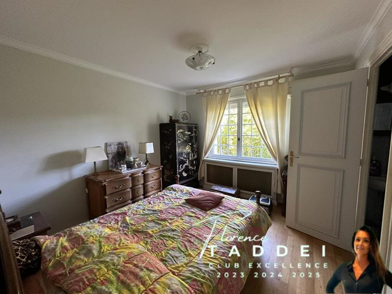 Maison - 210 m² - 7 pièces