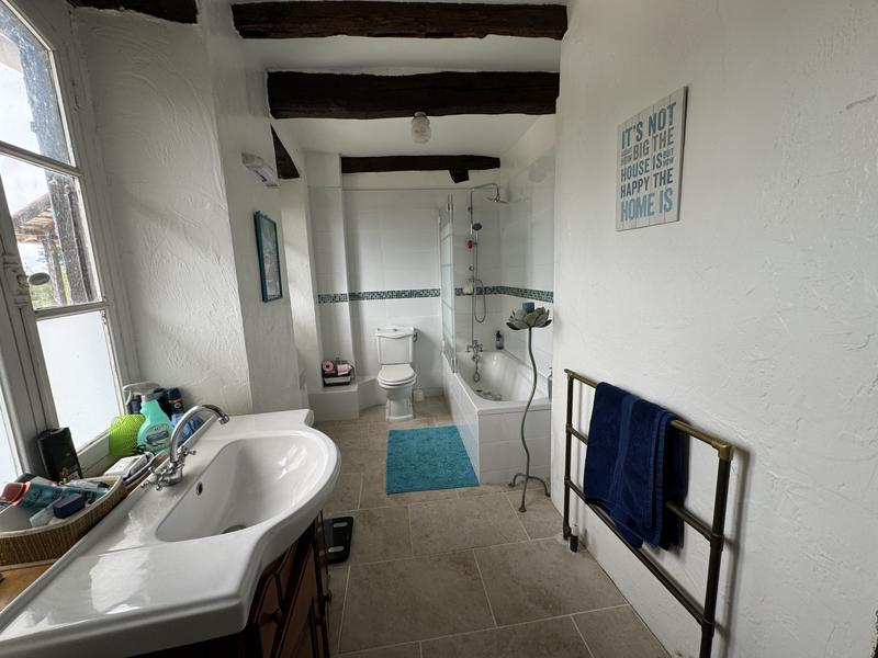 Maison ancienne - 460 m² - 22 pièces