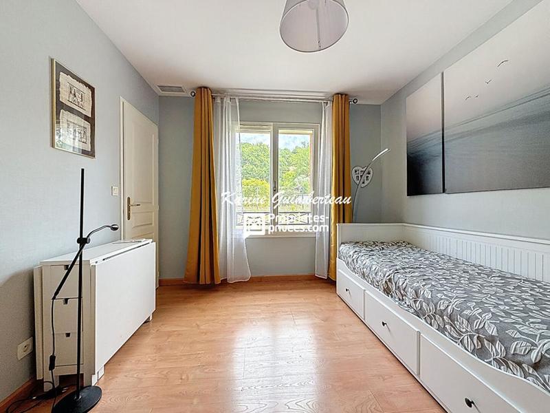 Maison - 180 m² - 5 pièces