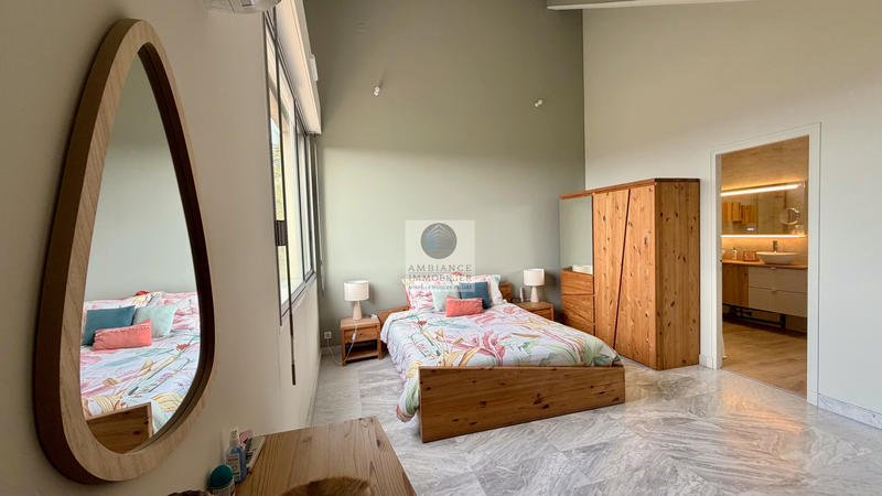 Maison - 169 m² - 8 pièces