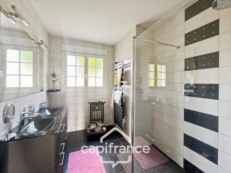 Maison - 166 m² - 7 pièces