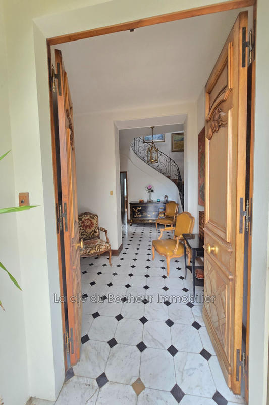 Demeure - 255 m² - 7 pièces