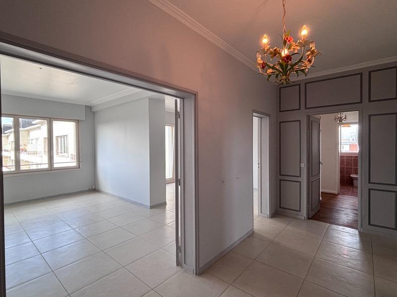 Appartement - 120 m² - 6 pièces