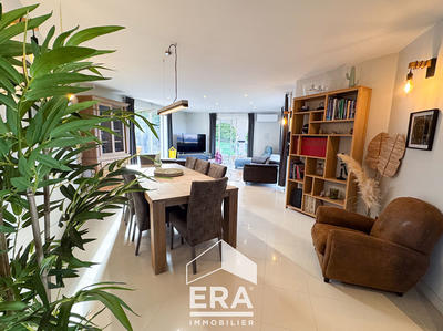 Maison - 196 m² - 5 pièces