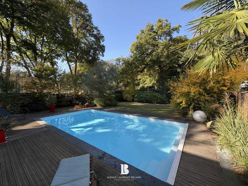 Maison - 192 m² - 6 pièces