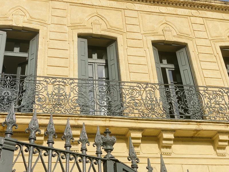 Maison - 350 m² - 8 pièces