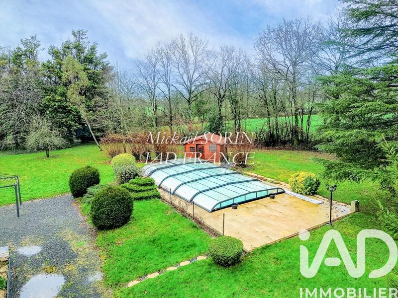 Maison - 200 m² - 7 pièces