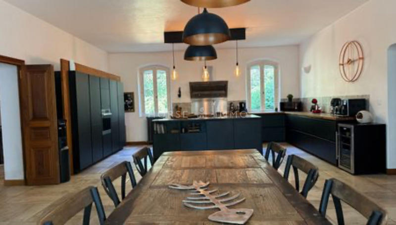 Bastide - 800 m² - 12 pièces