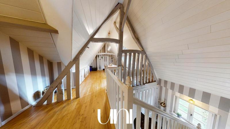 Maison - 230 m² - 9 pièces