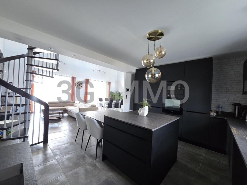 Villa - 152 m² - 6 pièces