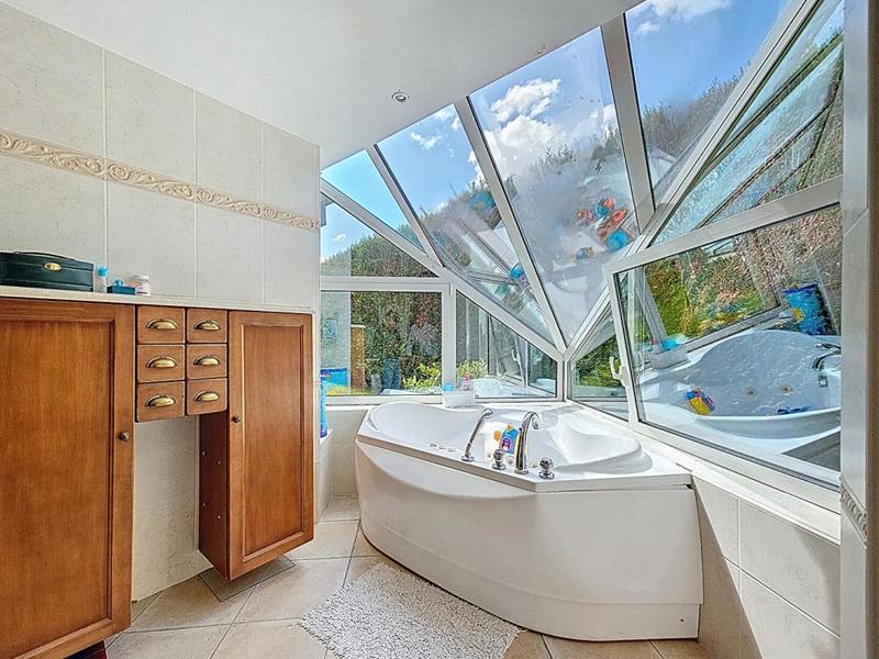 Maison - 217 m² - 10 pièces