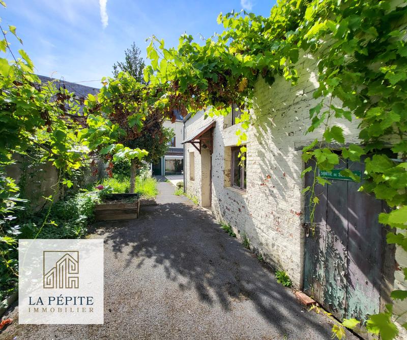 Maison - 240 m² - 8 pièces