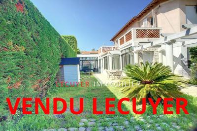 Appartement - 151 m² - 5 pièces