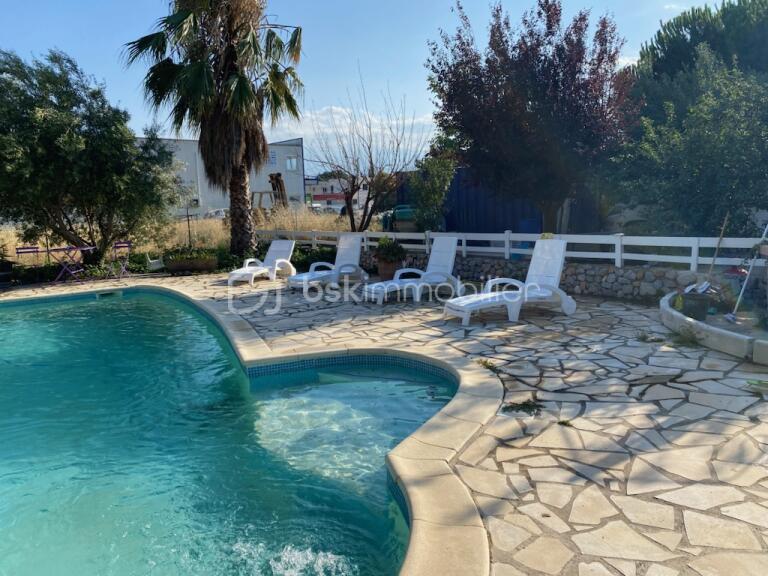 Villa - 232 m² - 9 pièces