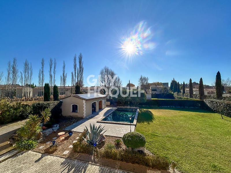 Maison - 250 m² - 10 pièces