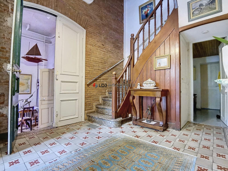 Maison - 269 m² - 10 pièces