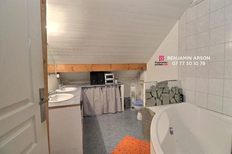 Maison - 275 m² - 12 pièces