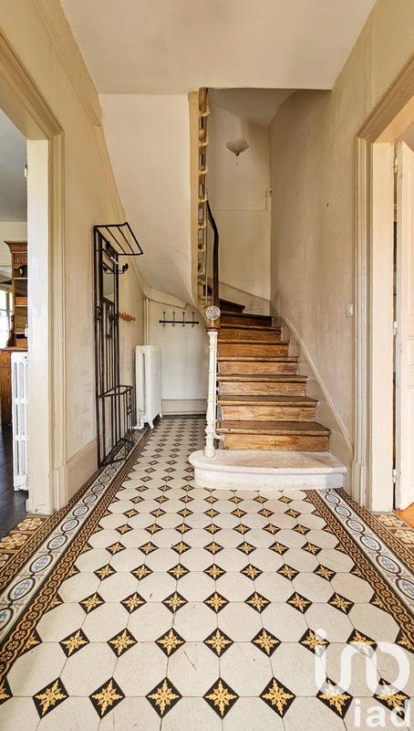 Maison - 182 m² - 8 pièces