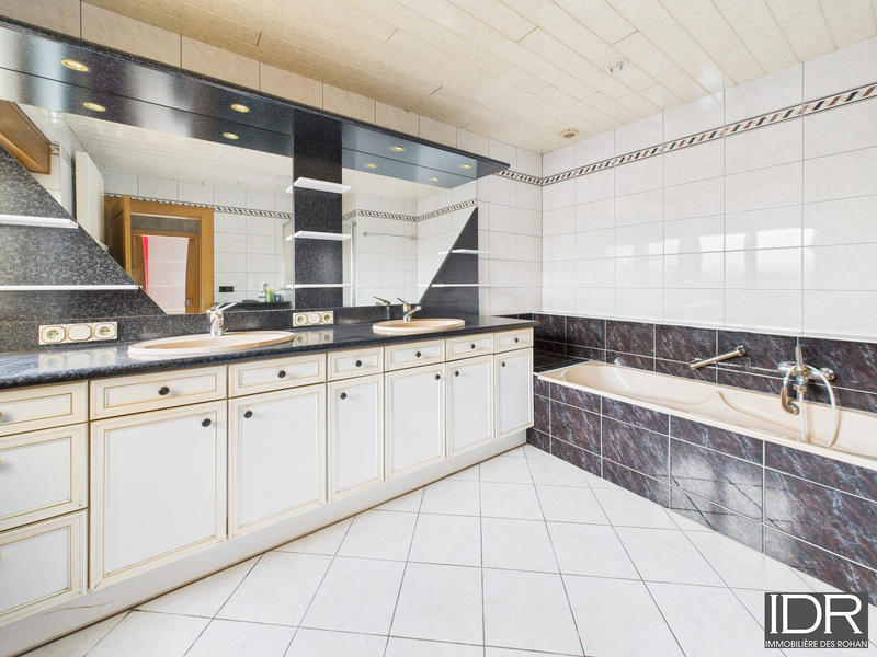 Maison - 171 m² - 5 pièces