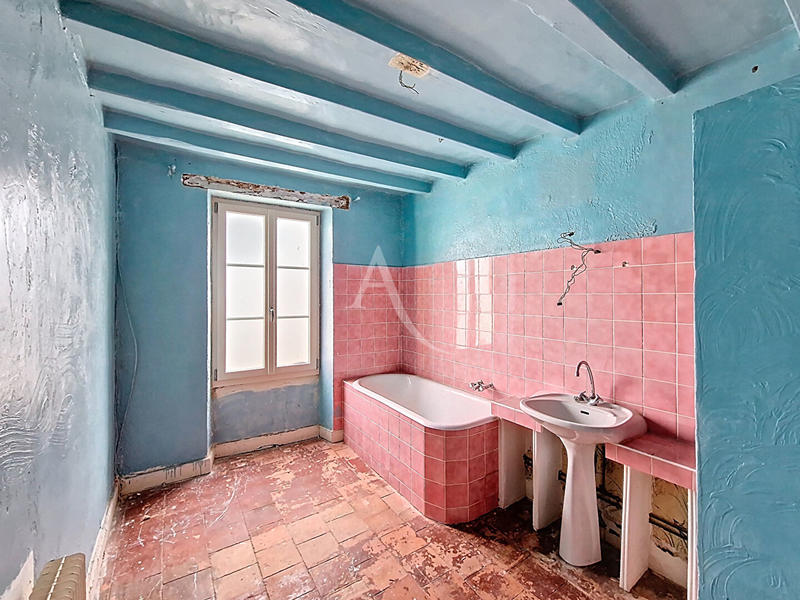 Maison - 222 m² - 6 pièces