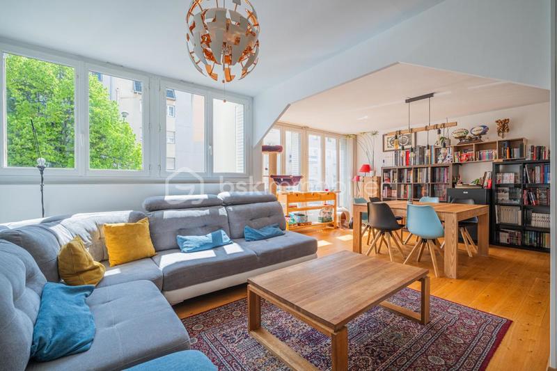 Appartement - 90 m² - 4 pièces