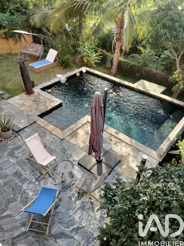 Maison - 237 m² - 8 pièces